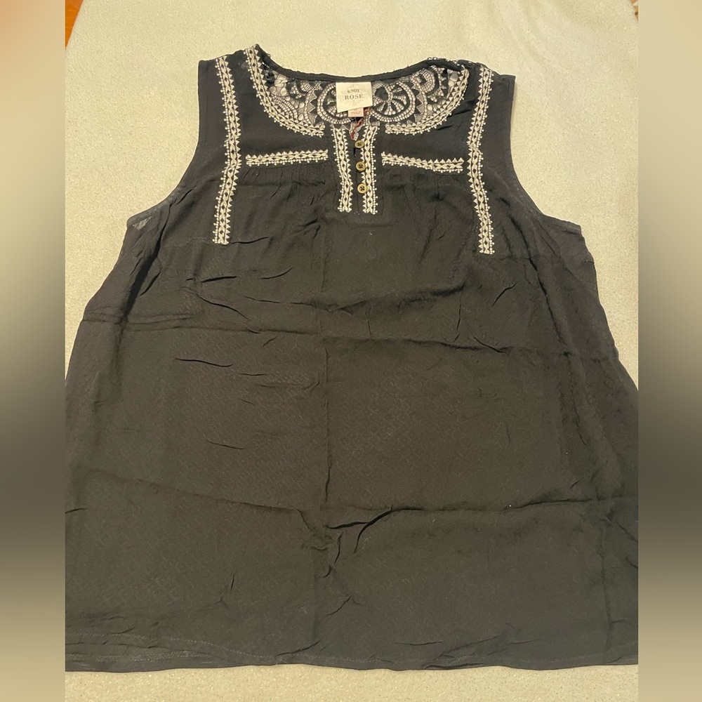 Brand new with tags black with lace top from Knox Rose in a size medium